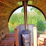 Jelen * Jelen (Szczecinek)